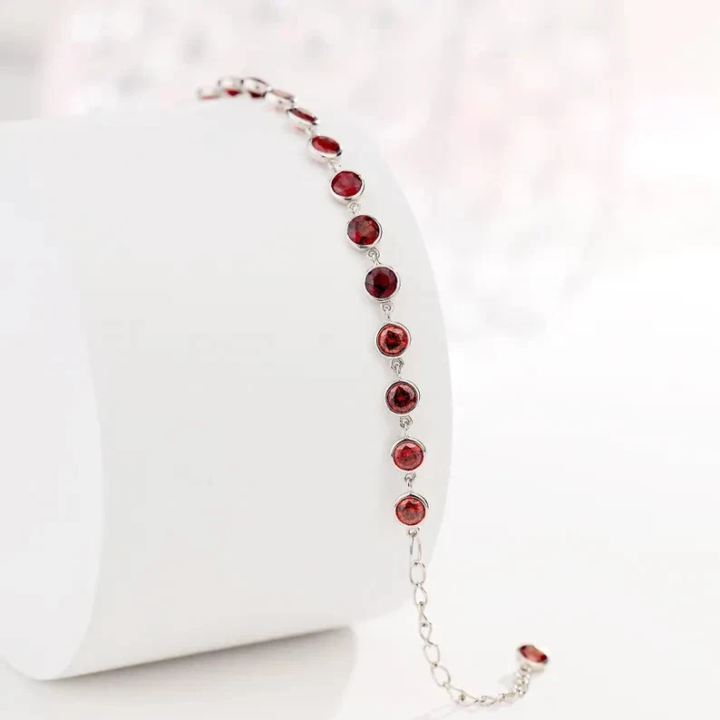 Pulsera Tenis Mujer 6.80 Ct Corte Redondo Simulado Rojo Rubí 14K Oro Blanco Sobre Foto 3 de 4