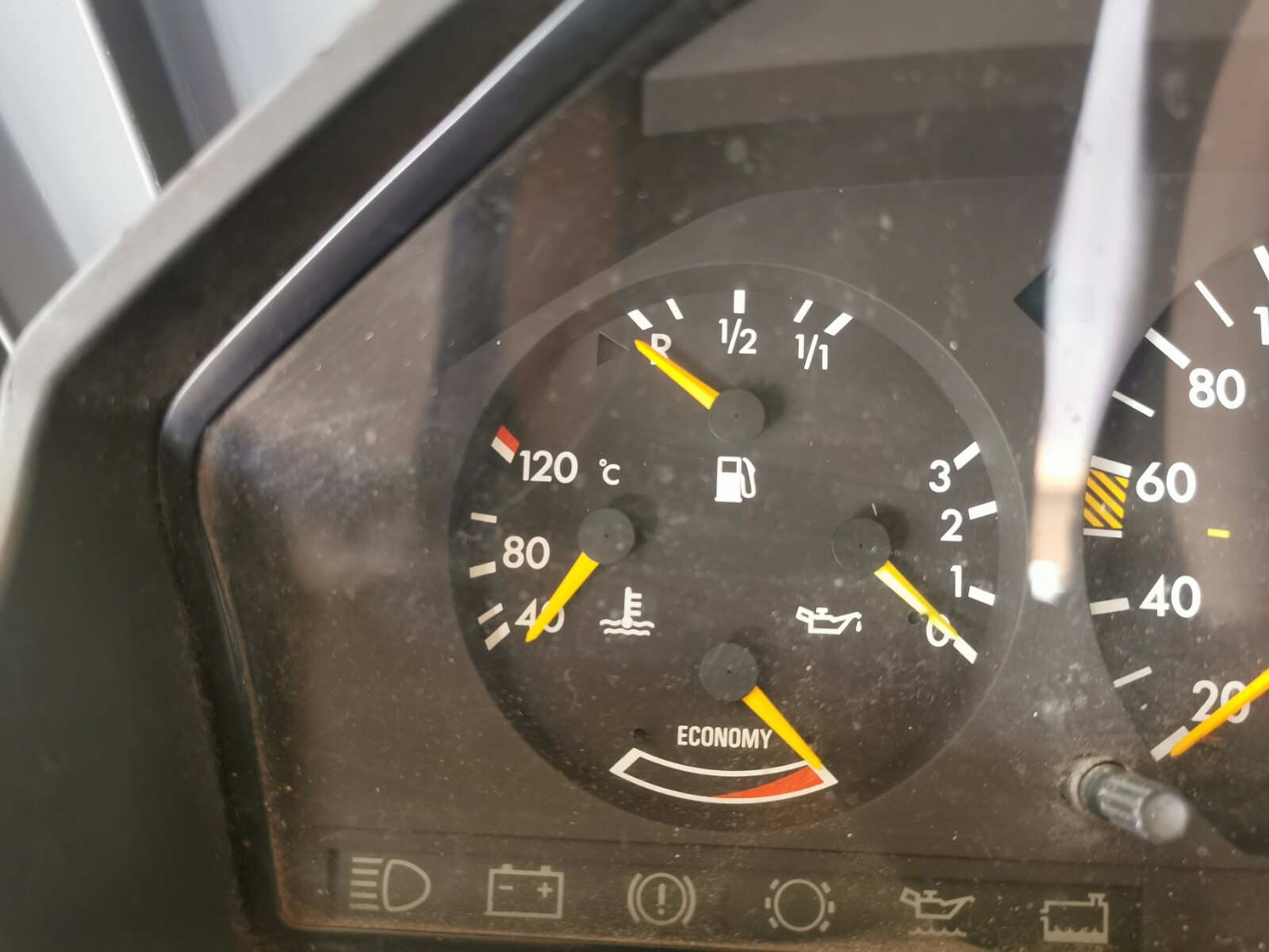 Tacho Wegstreckenzähler MERCEDES BENZ W124 1245421267 online 