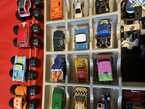 Vtg 1988 MICRO MACHINE COLLECTORS CASE Micro Mini's Tara Toy Corp 60+ Vehicles - Picture 10 of 17
