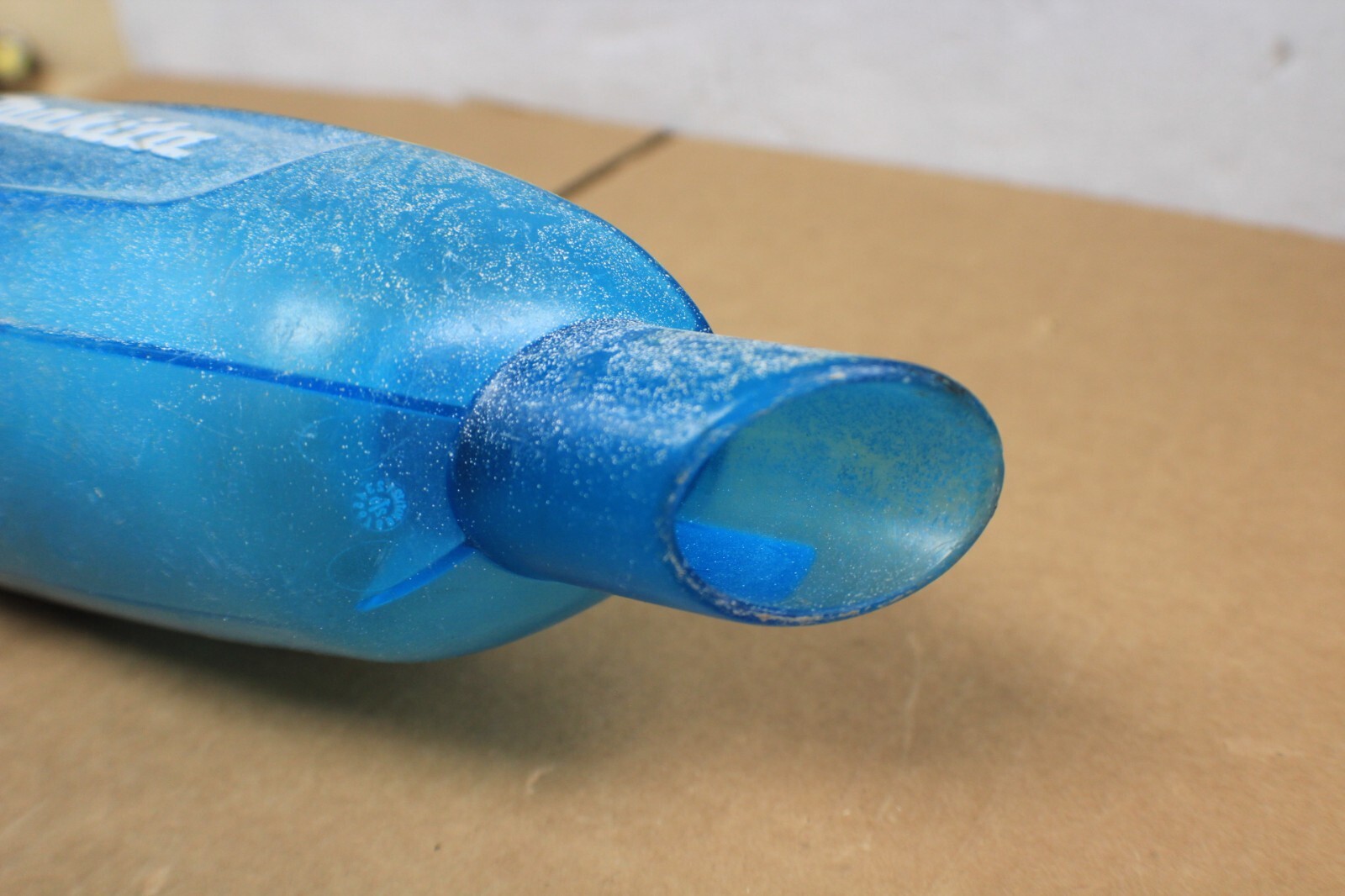 Makita XLC02 18V Cordless Vacuum Compact W/6.0Ah Battery Attachments