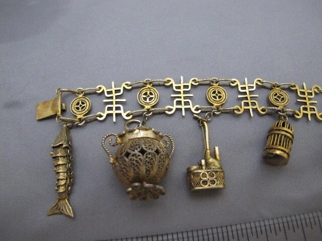 PULSERA CON DIJES DE ESLABONES DE PLATA DORADA CHINA VINTAGE - 10 dijes de filigrana - IMPORTACIÓN FRANCESA Foto 3 de 4