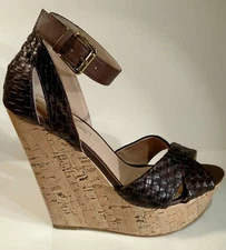 LS Leila Stone Sz7.5 brown sandal ankle strap wedge breaded straps in support