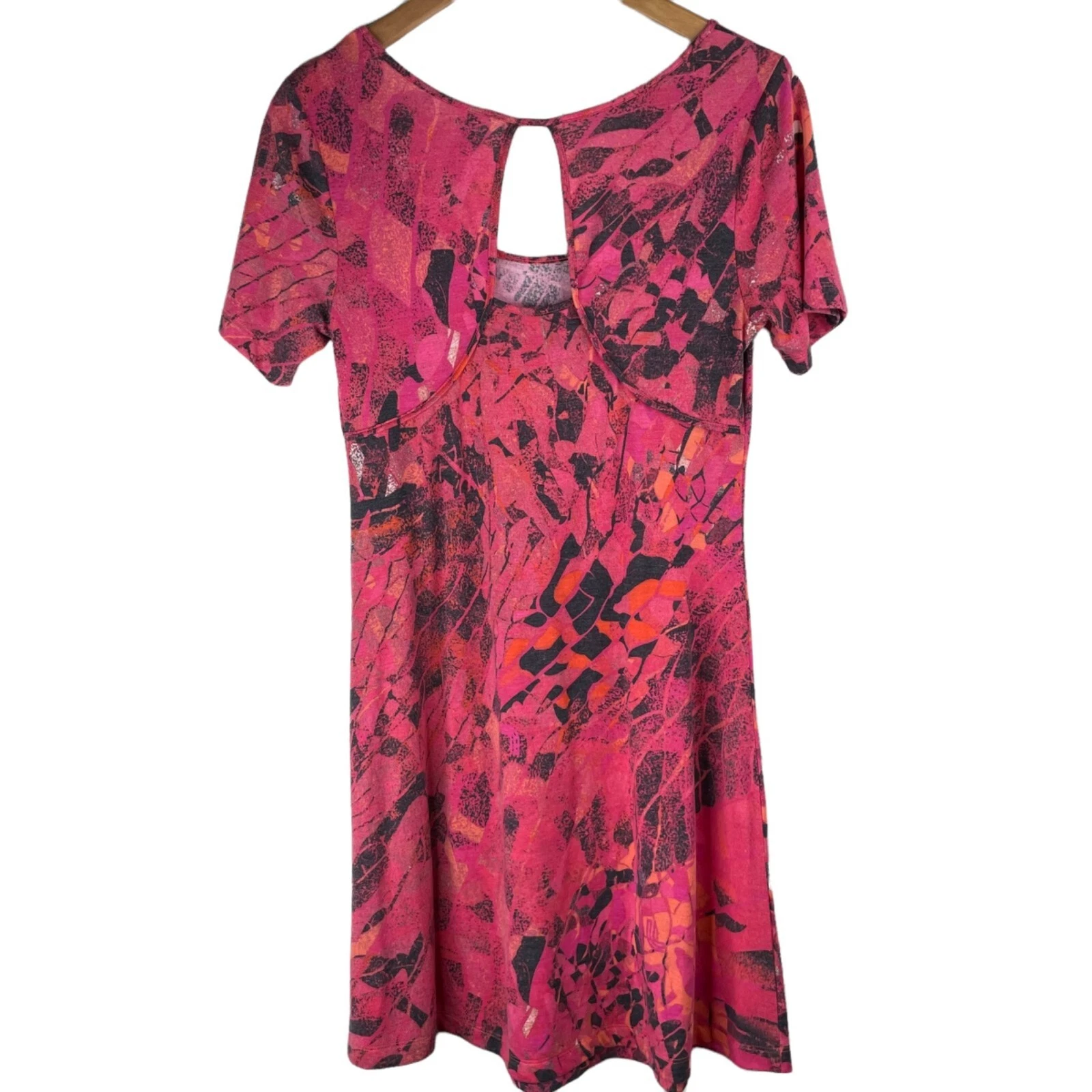 lole athletic mini short sleeve keyhole scoop neck floral 
