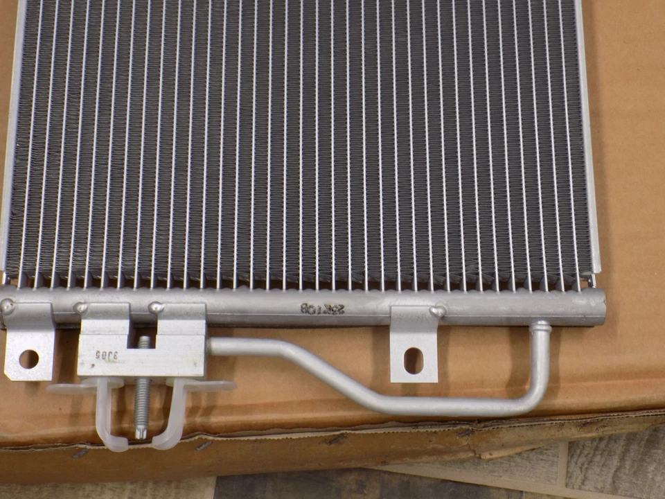 GM 42828843 2015-21 Buick Encore/ Chevy Trax A/C Condenser NOS OEM - Image 4 of 4