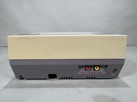 Vintage 1985 Nintendo NES-001 Video Game Console w/ Zapper + Max Controllers etc