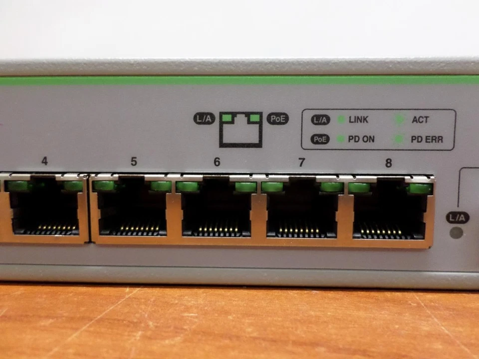 ALLIED TELESIS AT-FS708/POE Unmanaged 8 Port Power Over Ethernet Switch - Image 3 of 4