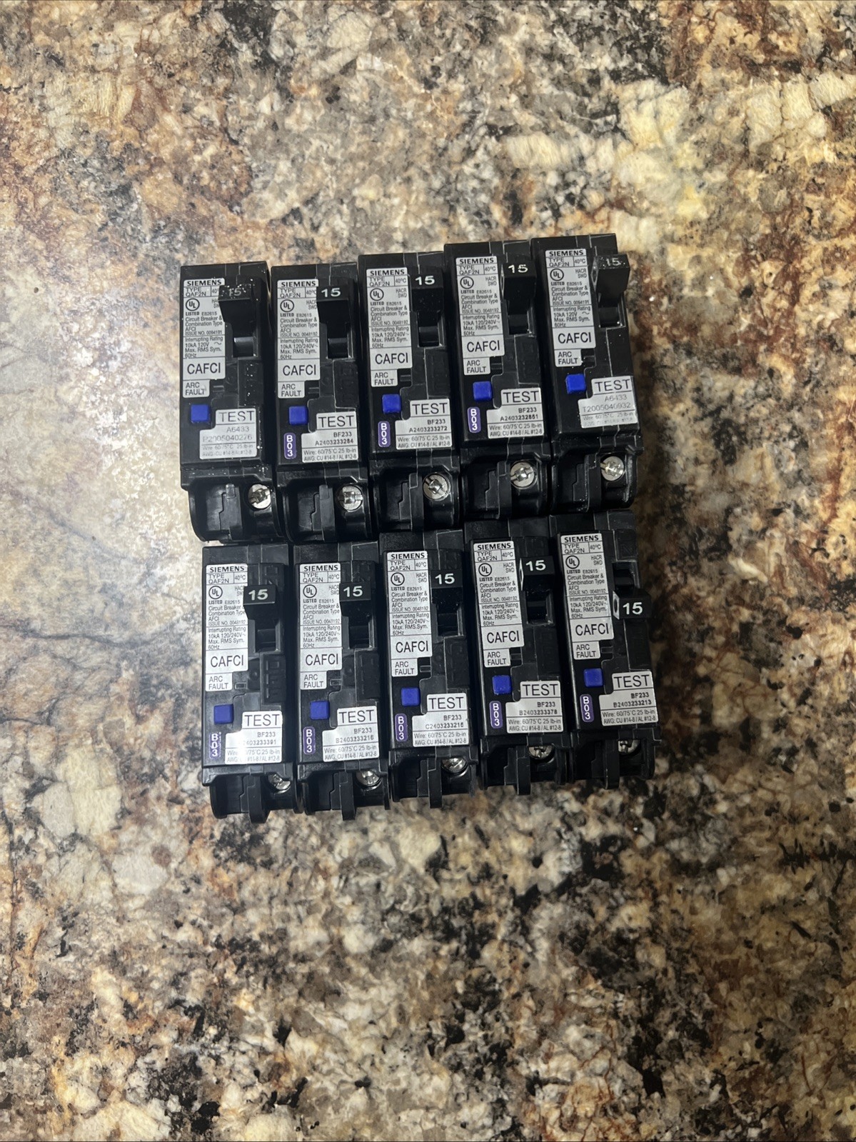 NEW LOT OF 10 SIEMENS QA115AFCN ARC FAULT CIRCUIT BREAKER TYPE CAFCI 15 AMP AFCI