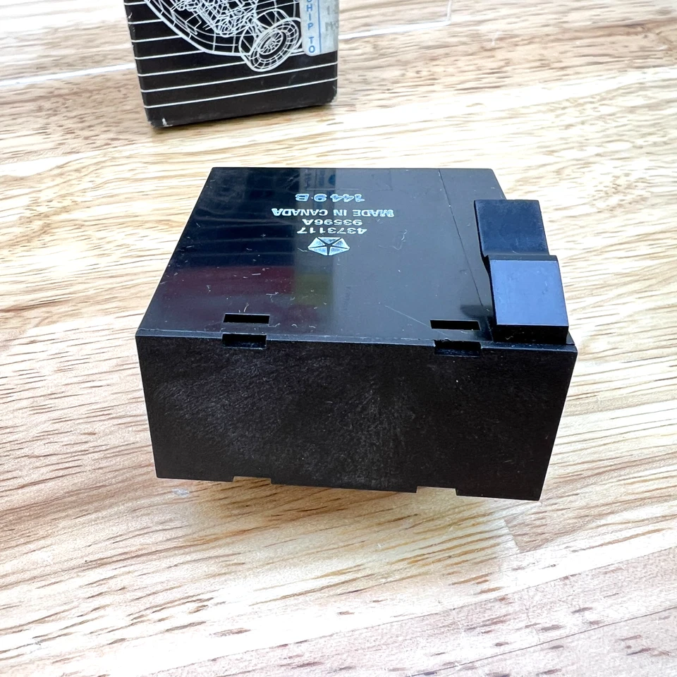 Relé de ventana trasera térmico Chrysler New Yorker Dodge Shadow 1988-1991 nuevo de stock 4373117 Foto 4 de 4