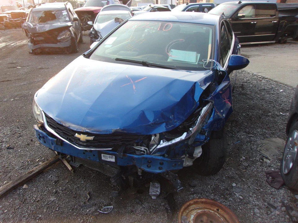 Brazo de control inferior delantero derecho usado delantero se adapta a: Chevrolet Cruze VIN B 2017 Foto 4 de 4