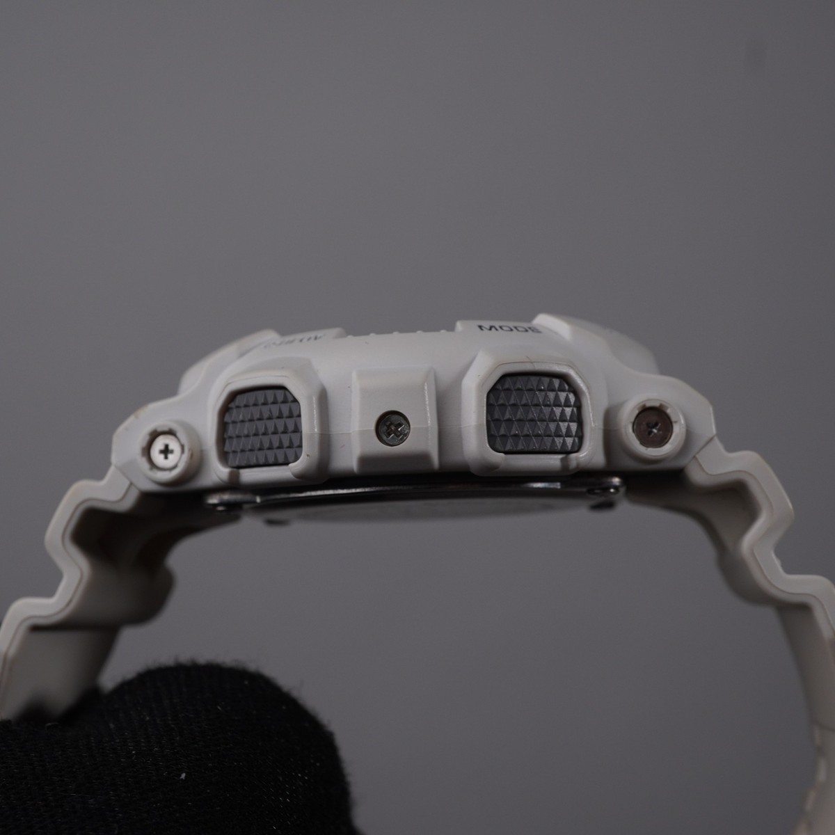 Casio G-Shock 5146 GA-110C white 1/1000 chronograph 200M 51mm 