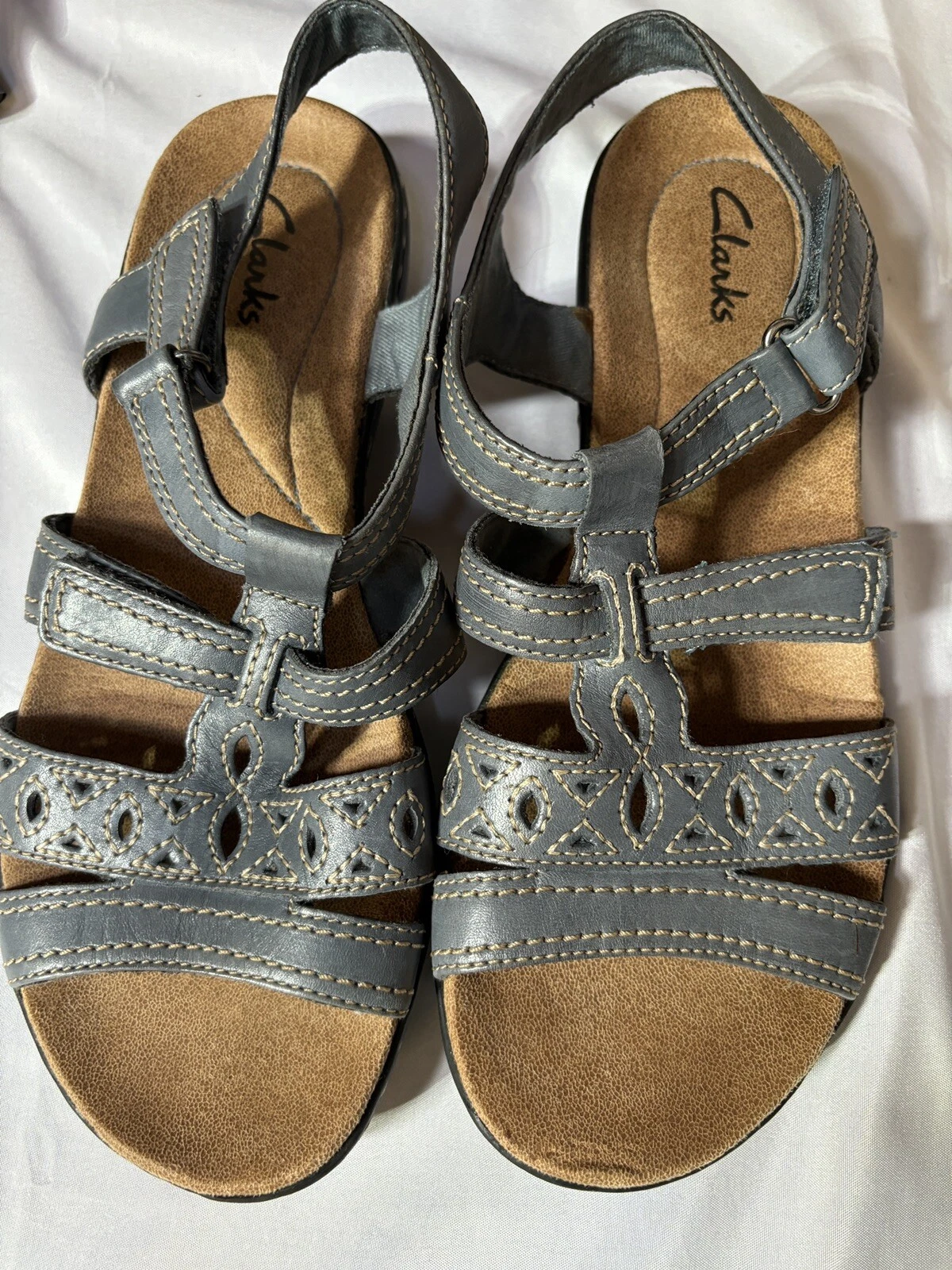 Clarks Laurieann Kay sandalo donna con cinturino a T e cinturino US 7M grigio