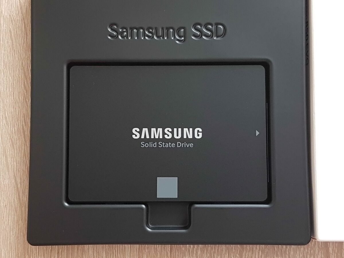 SSD Samsung 850 EVO 2TB MZ-75E2T0B MZ-75E2T0B/AM 2.5 SSD Samsung 850 EVO 2TB MZ-75E2T0B MZ-75E2T0B/AM 2.5