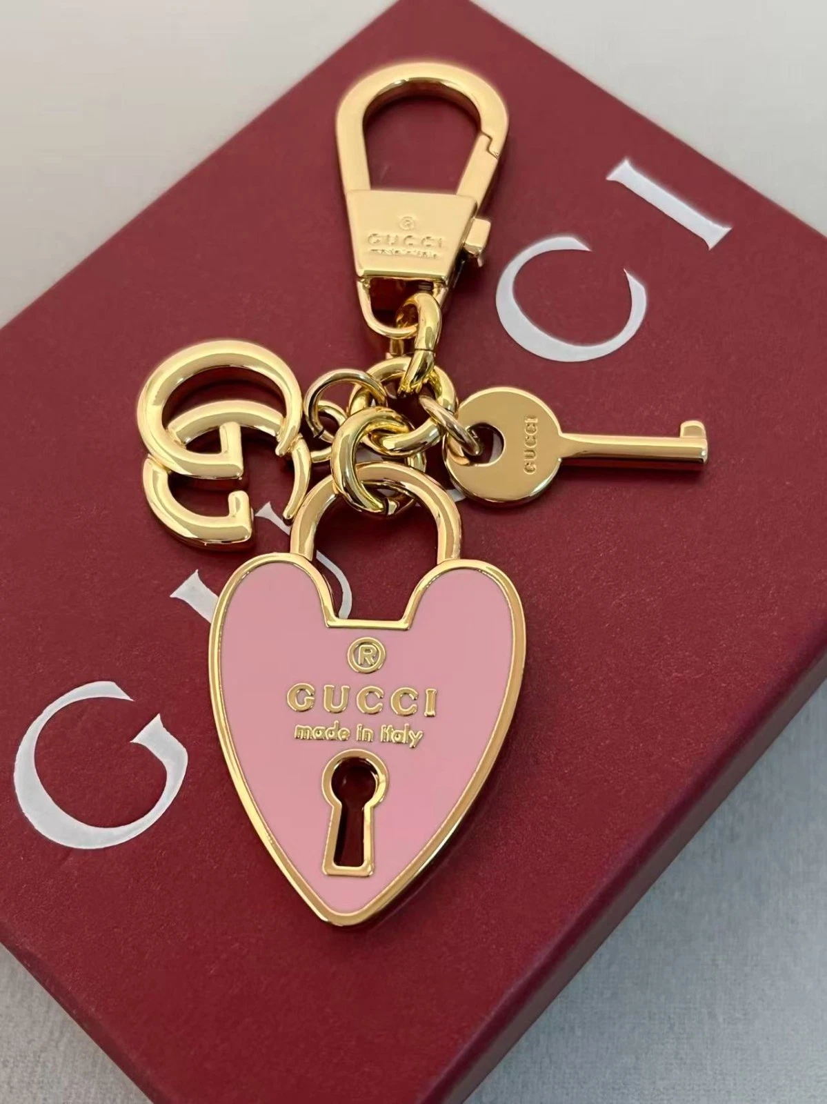 GUCCI Charm Heart Lock & Key Keychain Gift Key Chain with Brand Manual New Box
