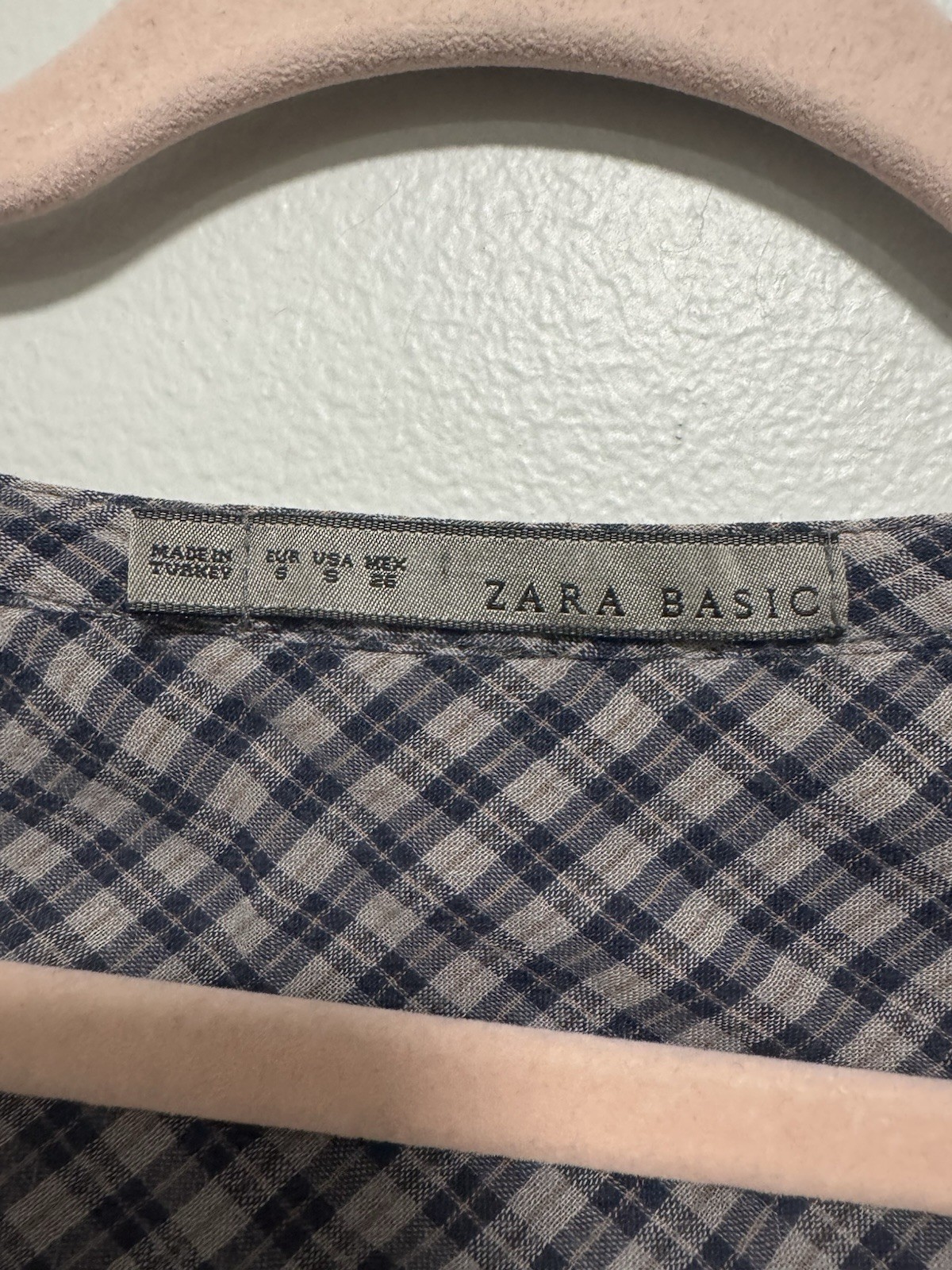 Women’s Zara Basic V-neck Buttoned Lightweight Fl… - image 7