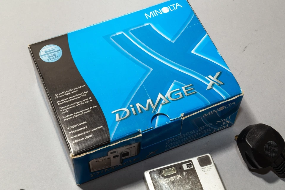 Minolta Dimage X 2MP Digital Camera WORKS + Battery Charger SD Card Original Box - Image 4 of 4