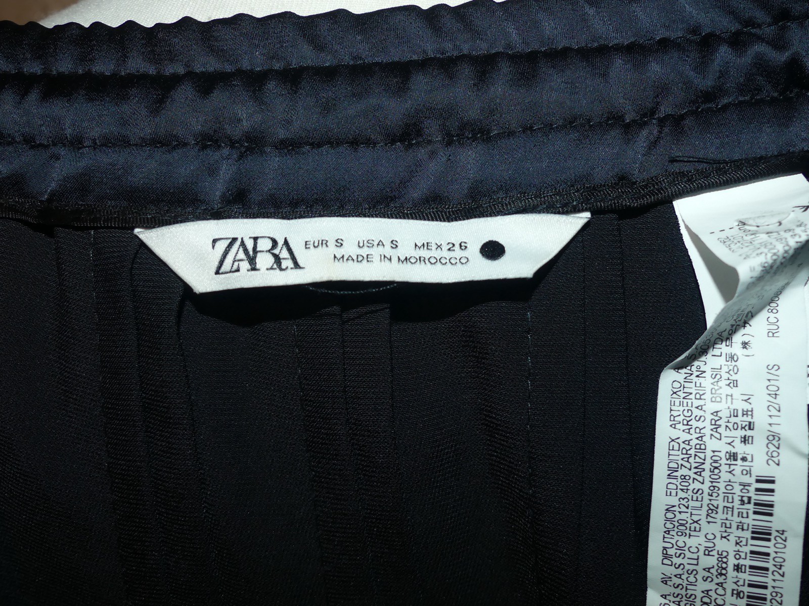 RARE ZARA LIMITED EDITION NAVY & BLACK SATIN PLEAT MIDI SKIRT S image 8