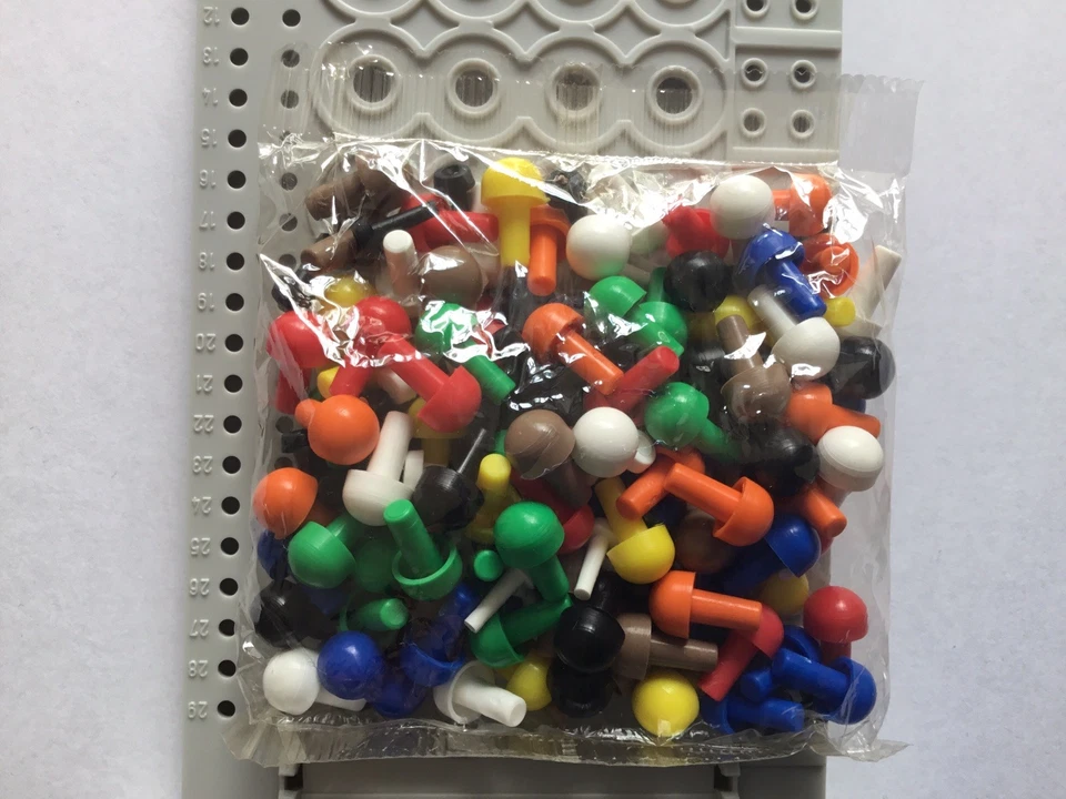 Mastermind Waddingtons 1984 Vintage Contents Sealed Some damage to the box - Image 4 of 4