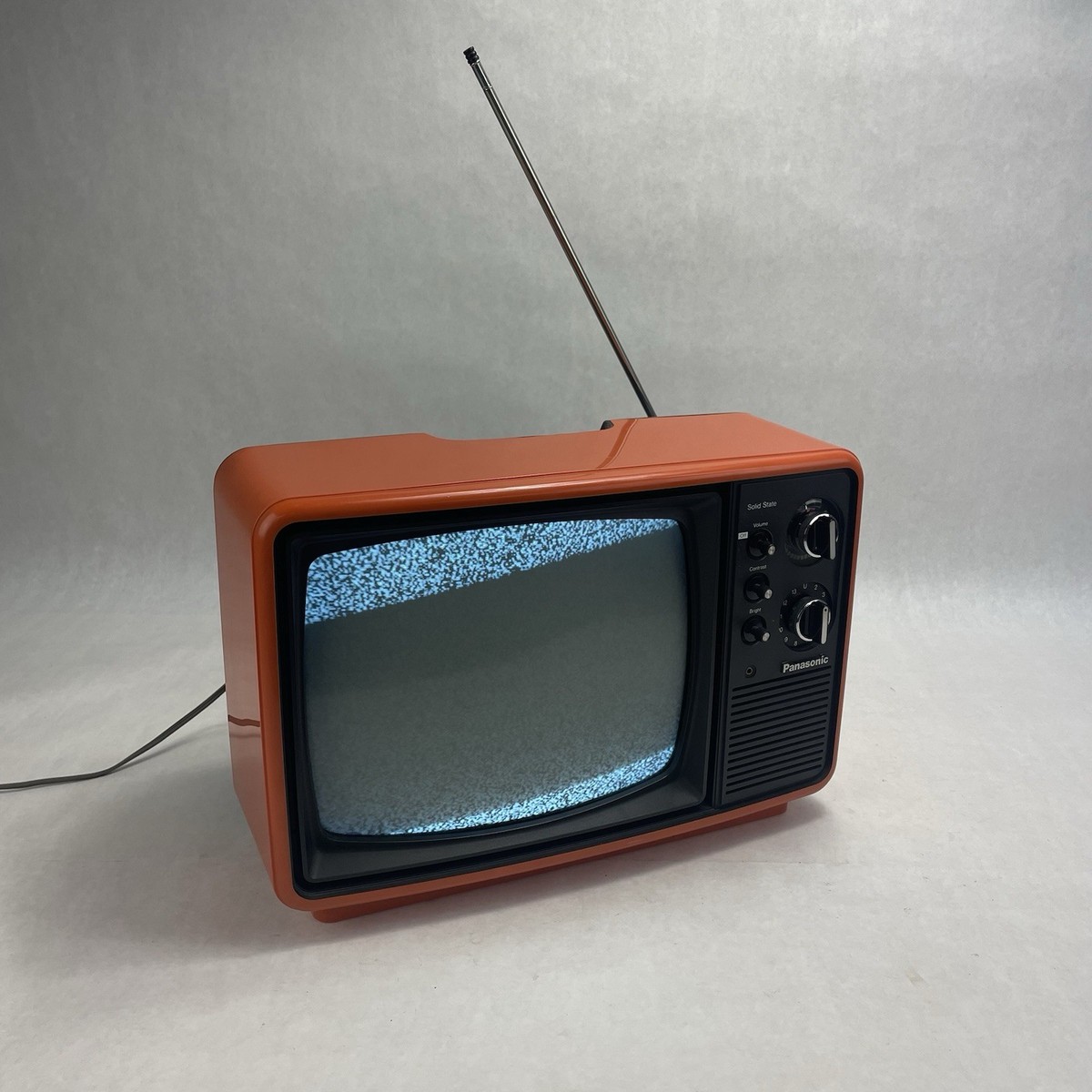 Vtg 70s Panasonic Solid State Portable TV Gaming TR-822 Orange