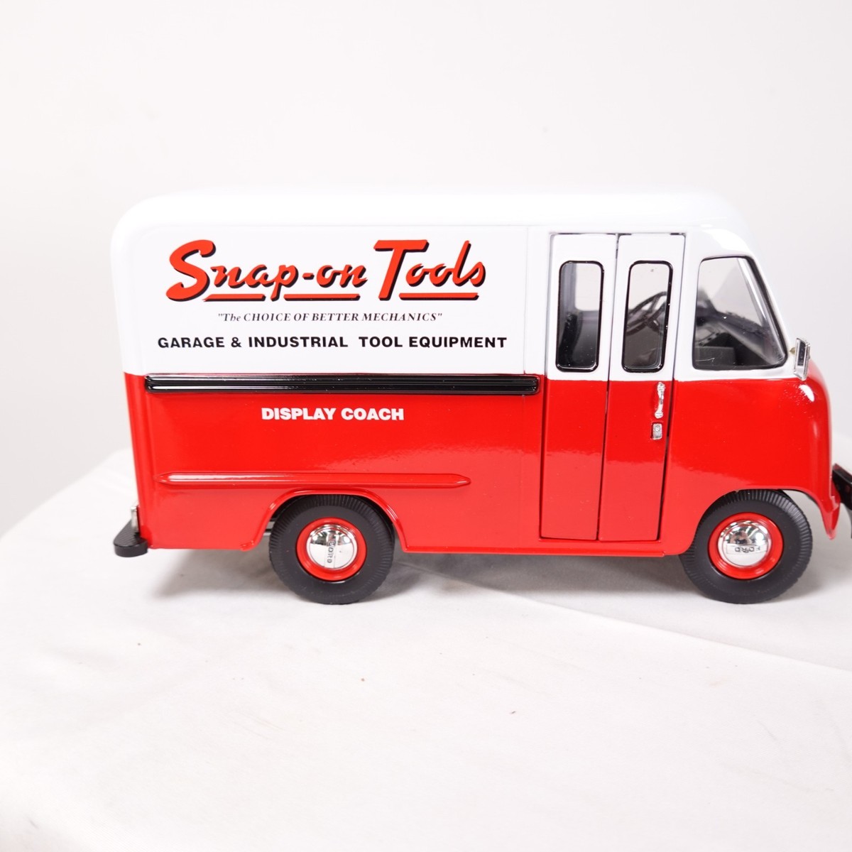 Snap on Tools 1950 Ford STEPVAN Van Die Cast 1 24 Scale Bank