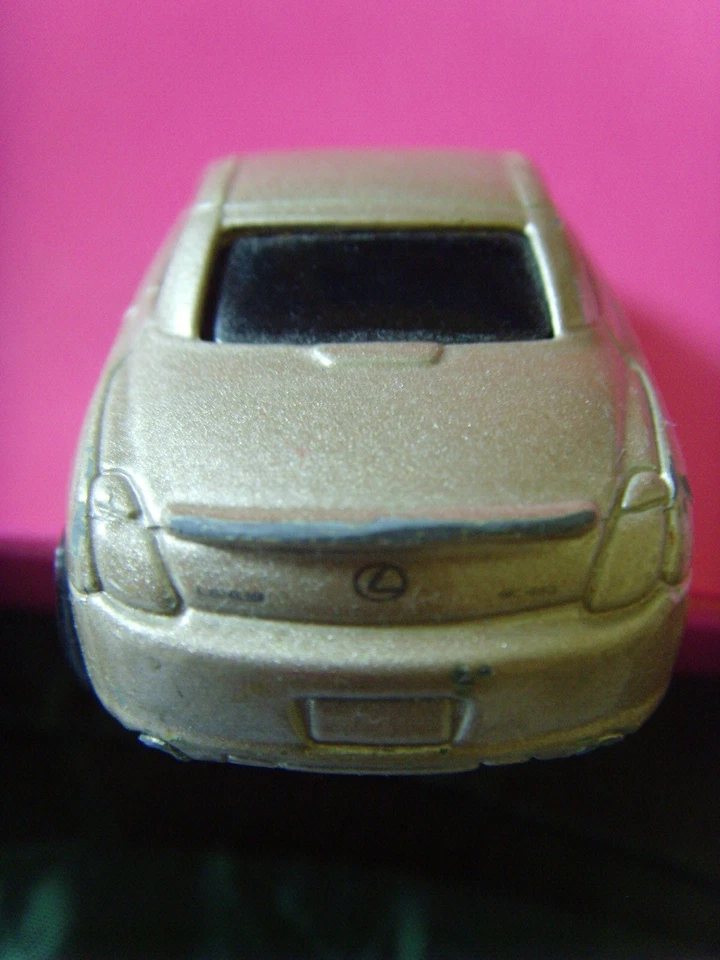 1:18 LEXUS SC 430 - MAISTO 1/18 VERY RARE Usato, buone condizioni, senza scatola - Immagine 4 di 4