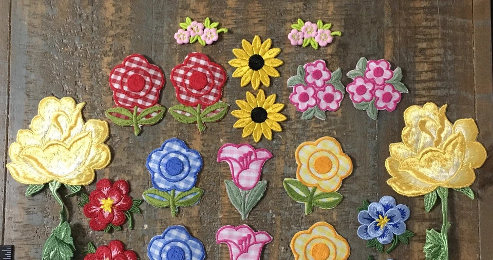 LOTE DE PARCHES VINTAGE DE 30 PARCHES FLORALES ROSAS FLORES JARDÍN TULIPÁN ROSAS PLANTAS Foto 2 de 3