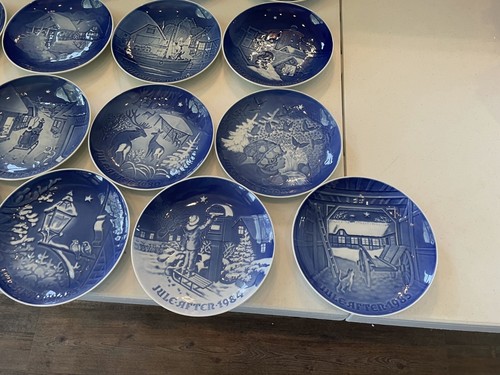 Set 16 Vintage B&G Royal Copenhagen blaue Weihnachtsplatten datiert 1970-1985 Aufhänger - Bild 5 von 10