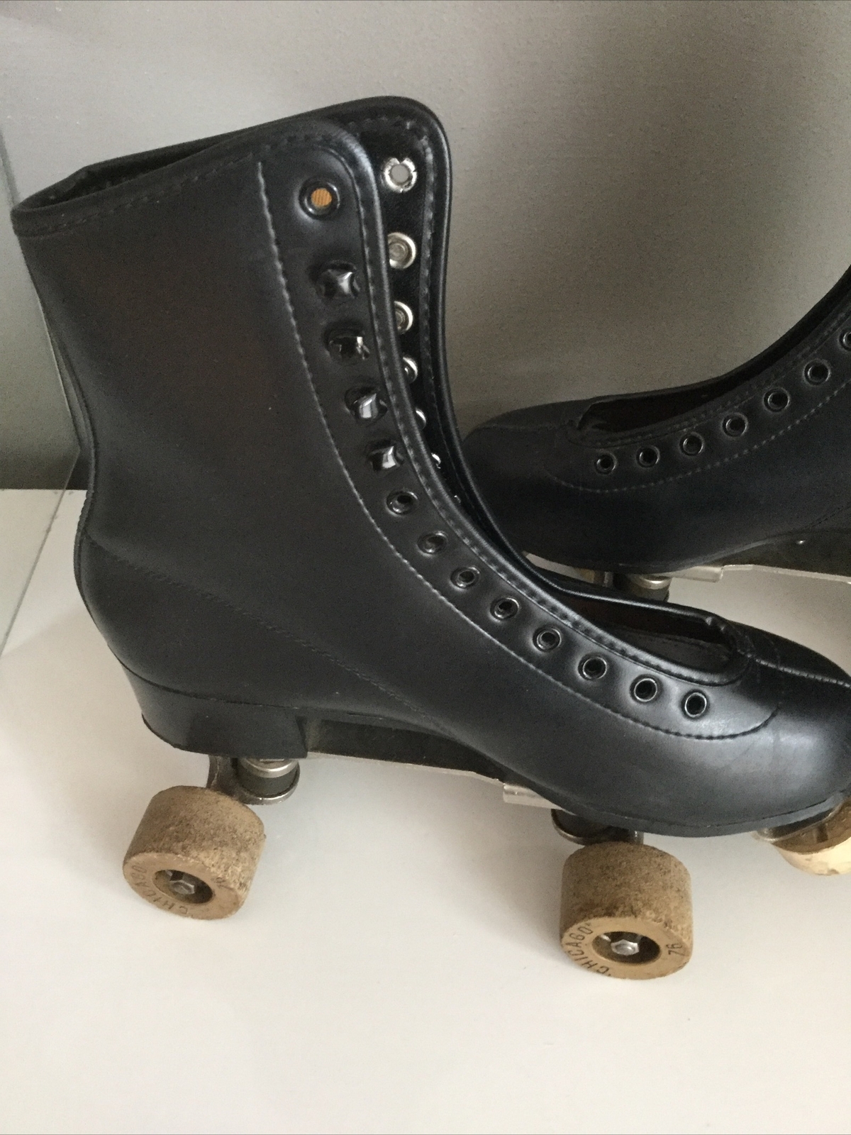 Vintage Chicago Black Leather Roller Skates w/Chicago 76 Clay Wheels US