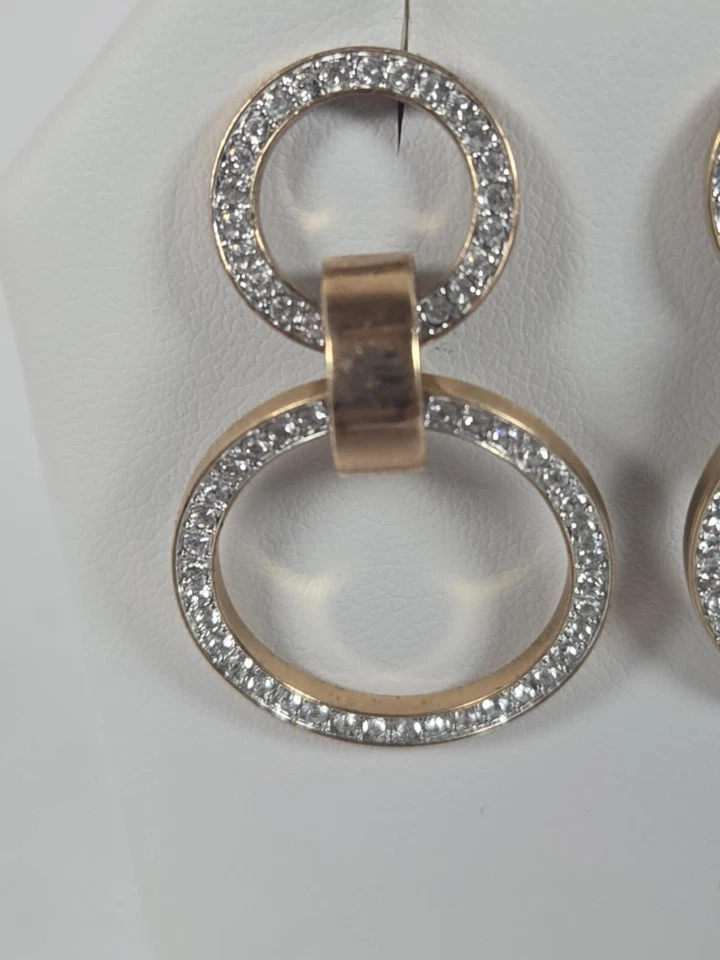 Brincos de argola oca de cristal tom ouro rosa Swarovski 5636502 - Imagem 2 de 4