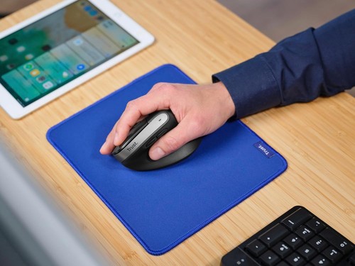 Trust Bayo+ Rechargeable Vertical Mouse Bluetooth + RF 2.4GHz, Ergonomic Mouse,  - Picture 3 of 10