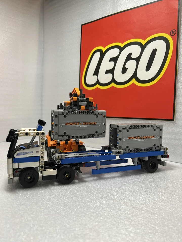 LEGO Technic 42062 Container Yard, foto 4 di 5