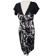 BCBG Maxazria Dress Size Medium Black White Geo Shift Stretch Casual Office Chic