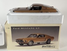 AutoArt 1:18 1967 Ford Mustang GT 390 Fastback - Gold