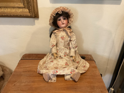 Eine Porciline, antike Puppe.  Heaubach.    250.4.    Koppelsdorf. 111.