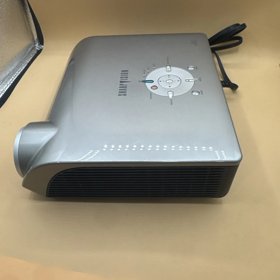 Sharp XV-Z2000 HD 720p Video Projector - Image 2 of 4