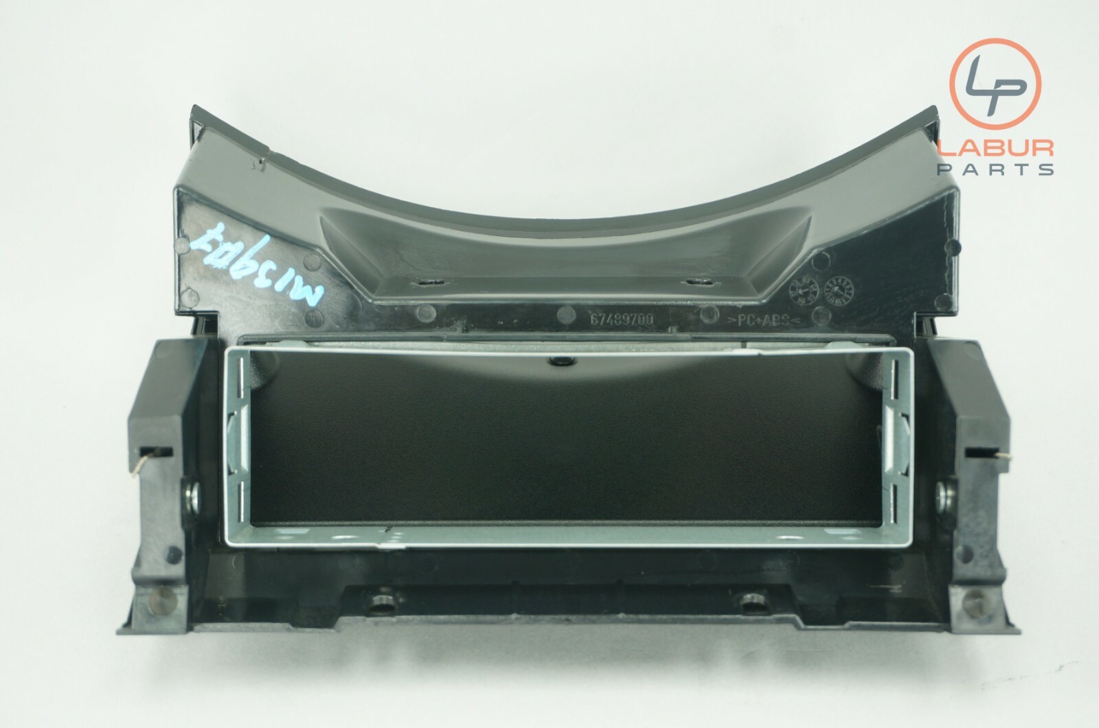 M139 Maserati 03-12 Quattroporte Dash CD Changer Trim Black A679