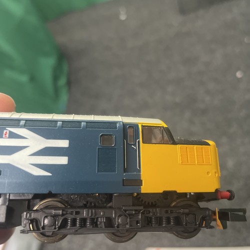 Lima Class 37 BR Livery - Picture 10 of 15