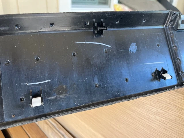 💥2024 Cubierta de panel inferior del pilar B del conductor Tesla Cybertruck izquierda 1813904-59-B Foto 3 de 4