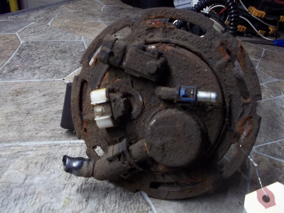 Chevy Colorado GMC Canyon 2006-2008 Isuzu I-280 camioneta conjunto de bomba de combustible OEM Foto 2 de 4