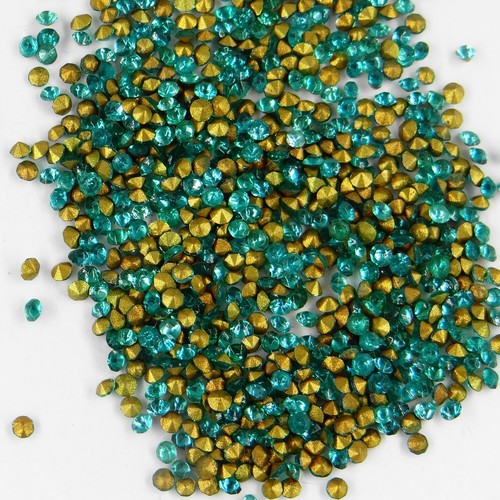 221 19 *** 70 strass anciens (années 60) fond conique 1,9mm vert clair - 第 1/2 張圖片