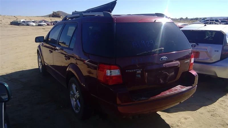 Brazo de control inferior trasero derecho usado para Ford Freestyle 2006 remolque Foto 3 de 4