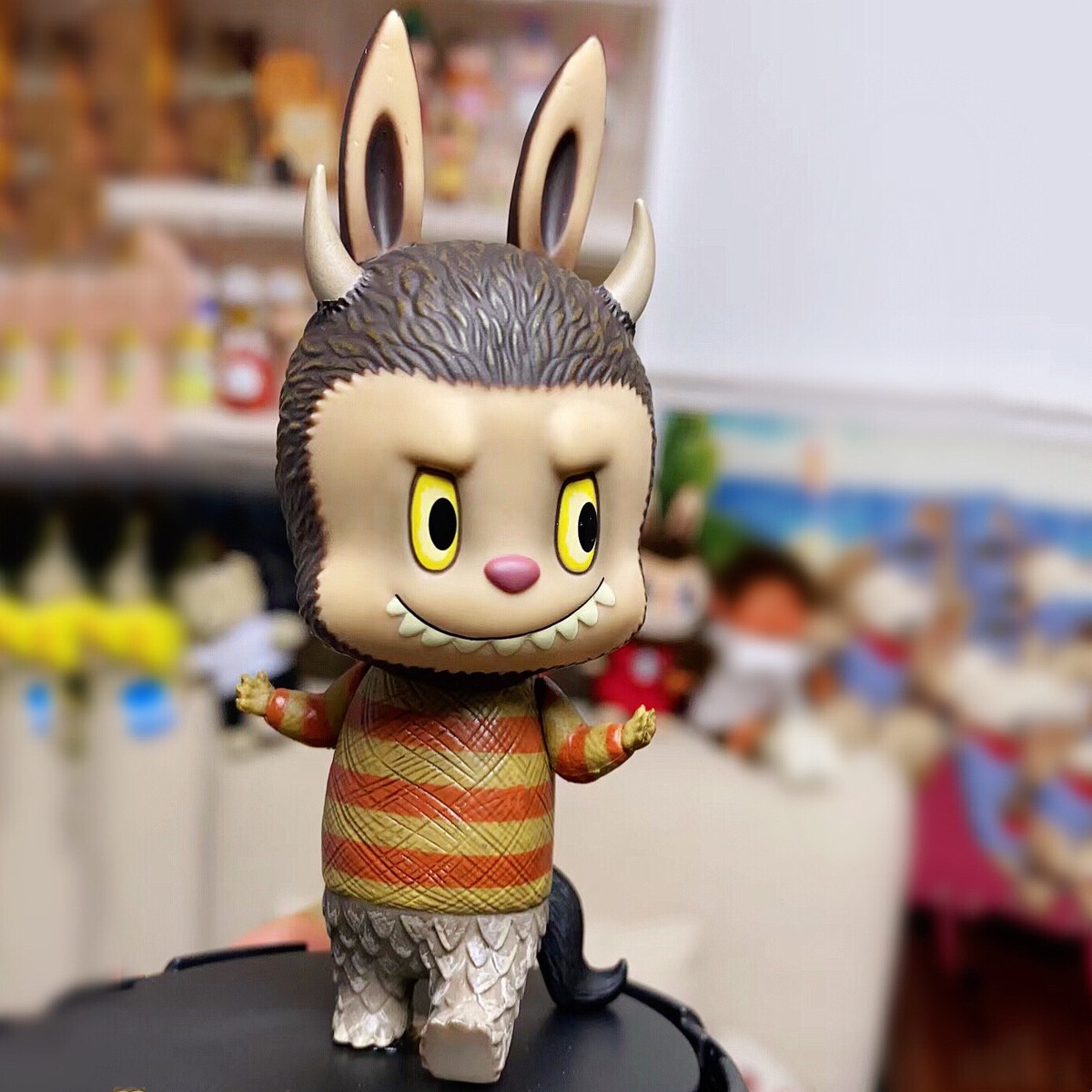 POPMART×HOW2WORKTHE LITTLE MONSTERSシリーズ2 Pop Mart x How2work The Little Monsters 4 Blind Box Mini