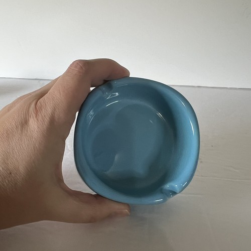 Vintage 1960’s Blue Ceramic Ashtray 4” Hollywood Regency Glam READ - Picture 2 of 8