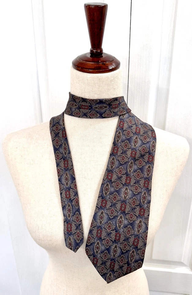 *Vintage Halston Men's 100% Silk Tie, Regal Paisley & Shields, Teal & Gray - Image 2 of 4