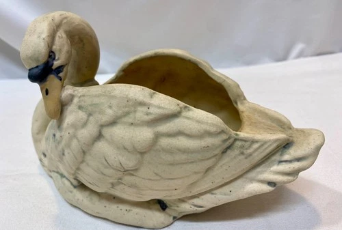 WELLER POTTERY MUSKOTA FIGURAL SWAN WITH A GREAT MOLD...Rare