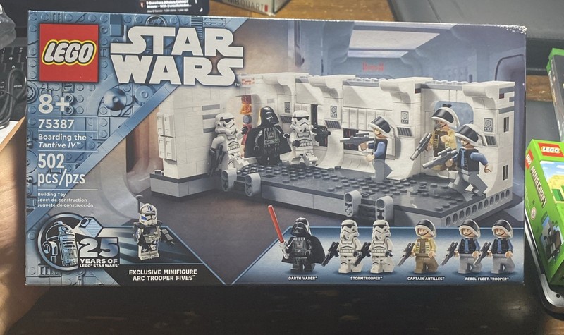 LEGO Star Wars: Boarding the Tantive IV (75387)