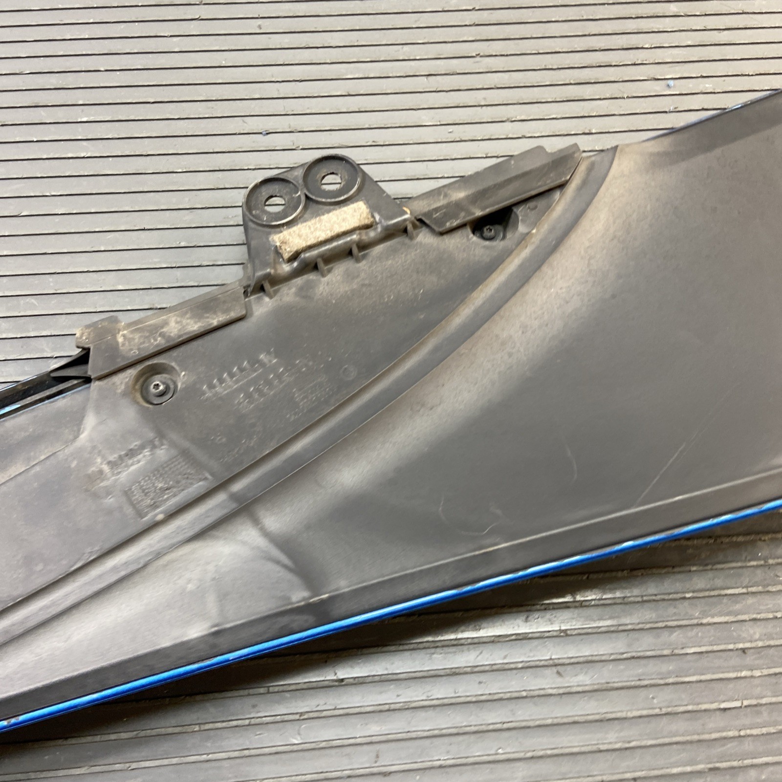2014-2020 BMW i8 I12 Rear Right Quarter Panel Spoiler W/ Turn Light OEM *NOTE*