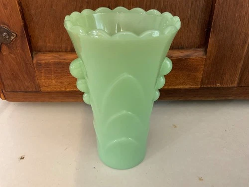 Vintage Anchor Hocking Jadeite Jadite Green Tulip Art Deco Vase 5.25" Scalloped