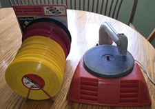 Vintage 60 s Vanity Fair Record Player Model 700 Spins 25 Records w/holder