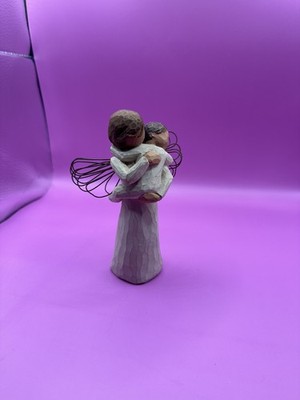 Willow Tree Angels Embrace Figurine   Hand-Painted Resin Sculpture