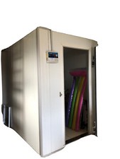 Cella frigo riserva gastronomia usata Lunghezza:  2,5m X 1,60m Altezza 2,20m